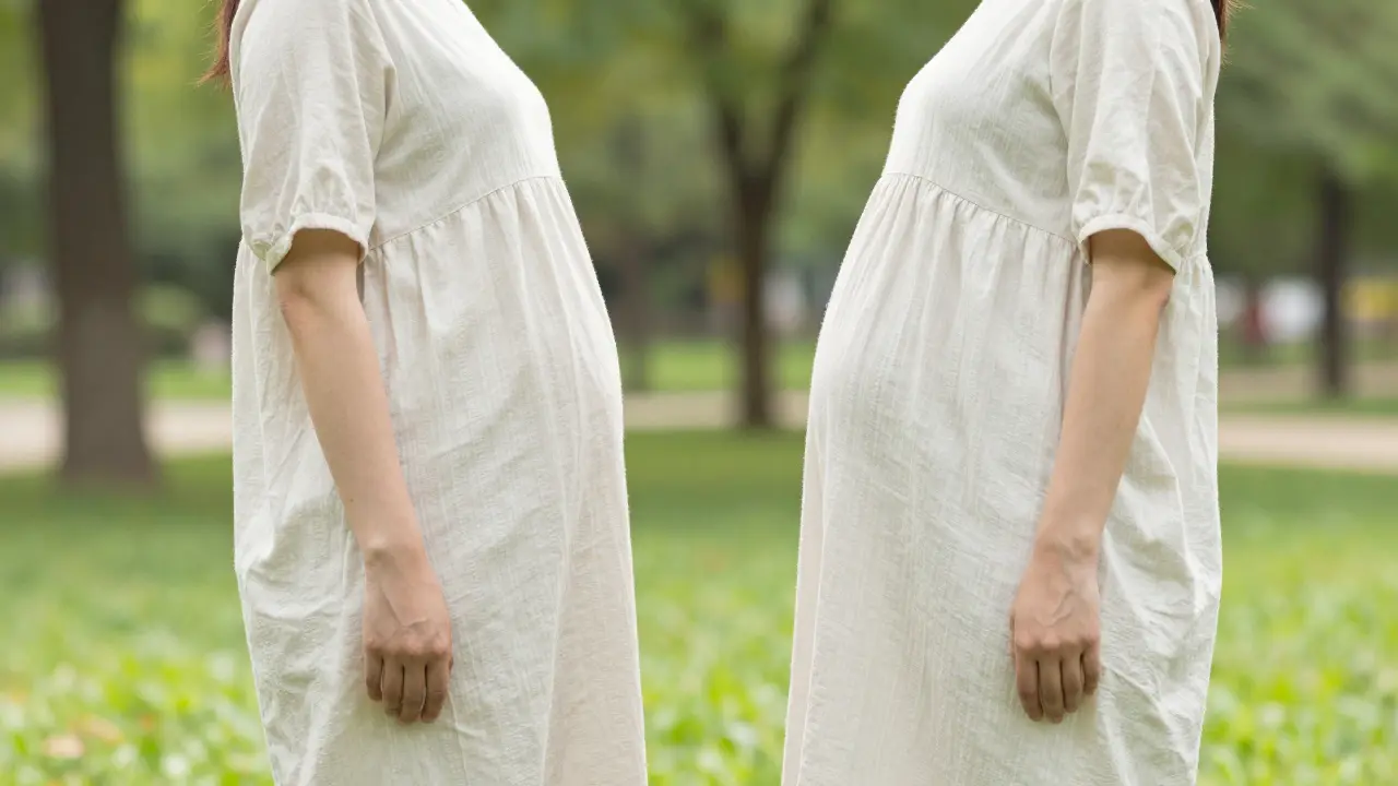 Dvě těhotné ženy ve stejném týdnu, ale s různým výrazem bříška – první a druhá těhotenství.